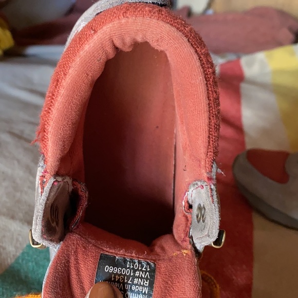 COPY - Kids LL Bean Hiking Boots - Picture 10 of 10